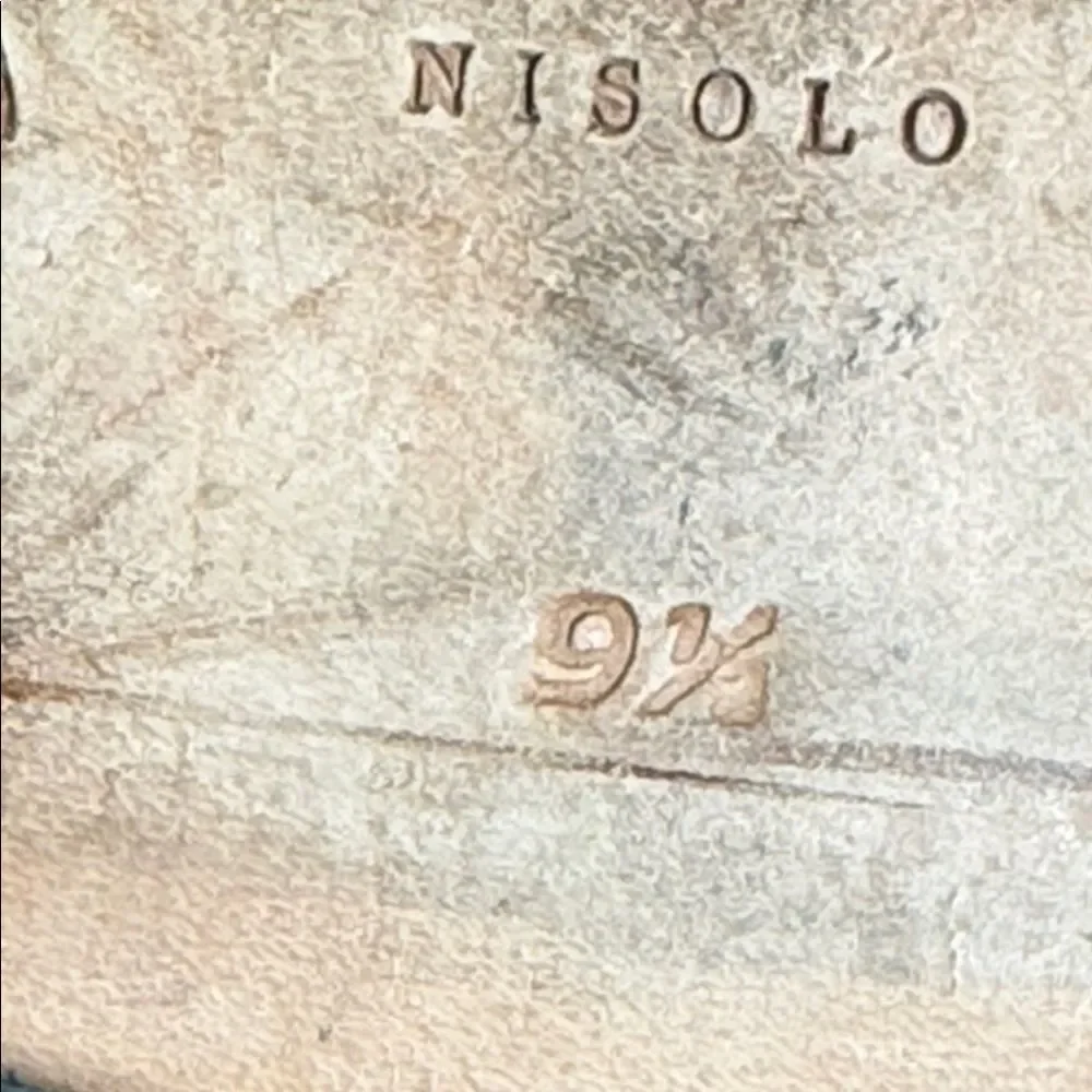 Nisolo step out